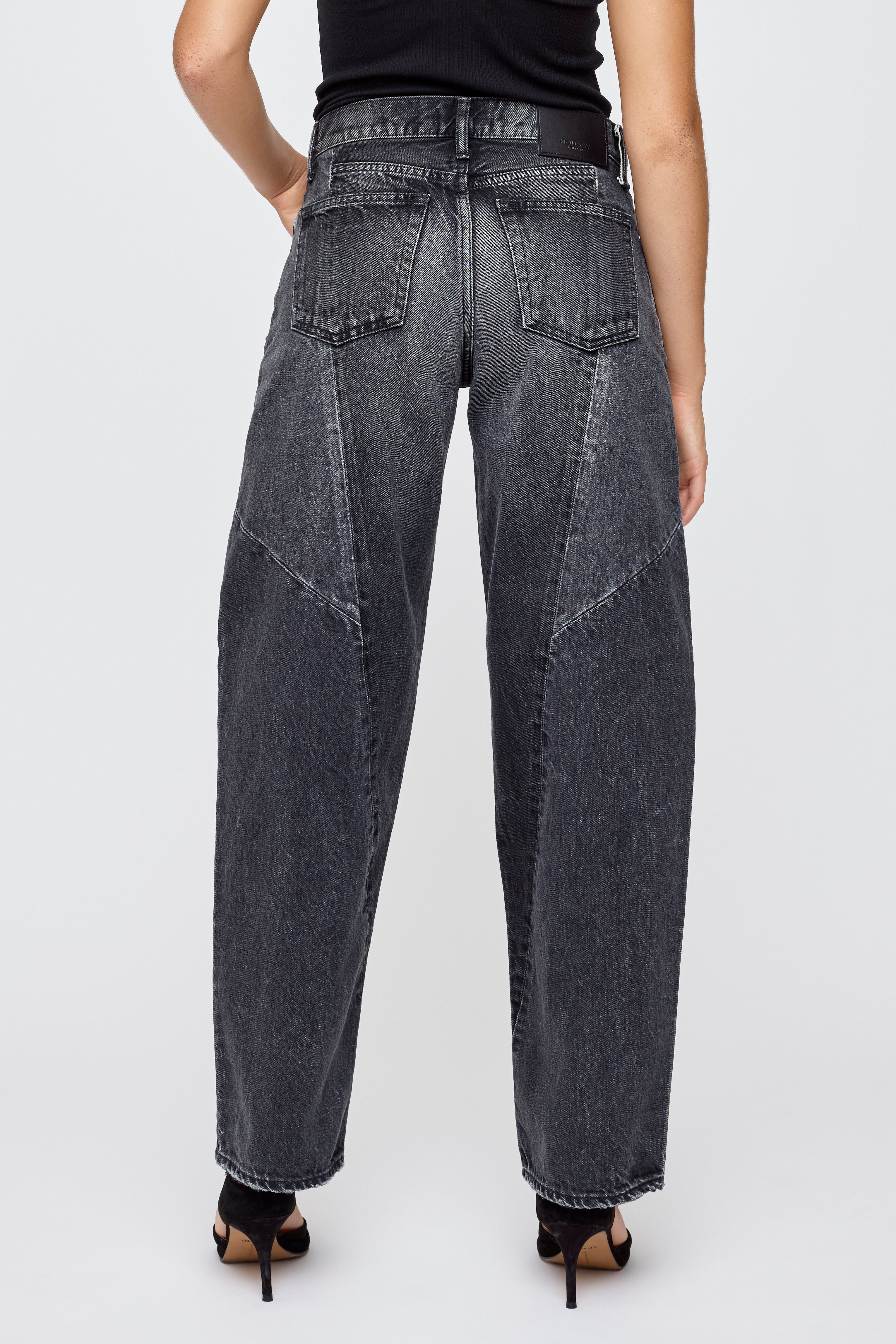 マーシーズ Largo Remake Wide Tapered – MOUSSY