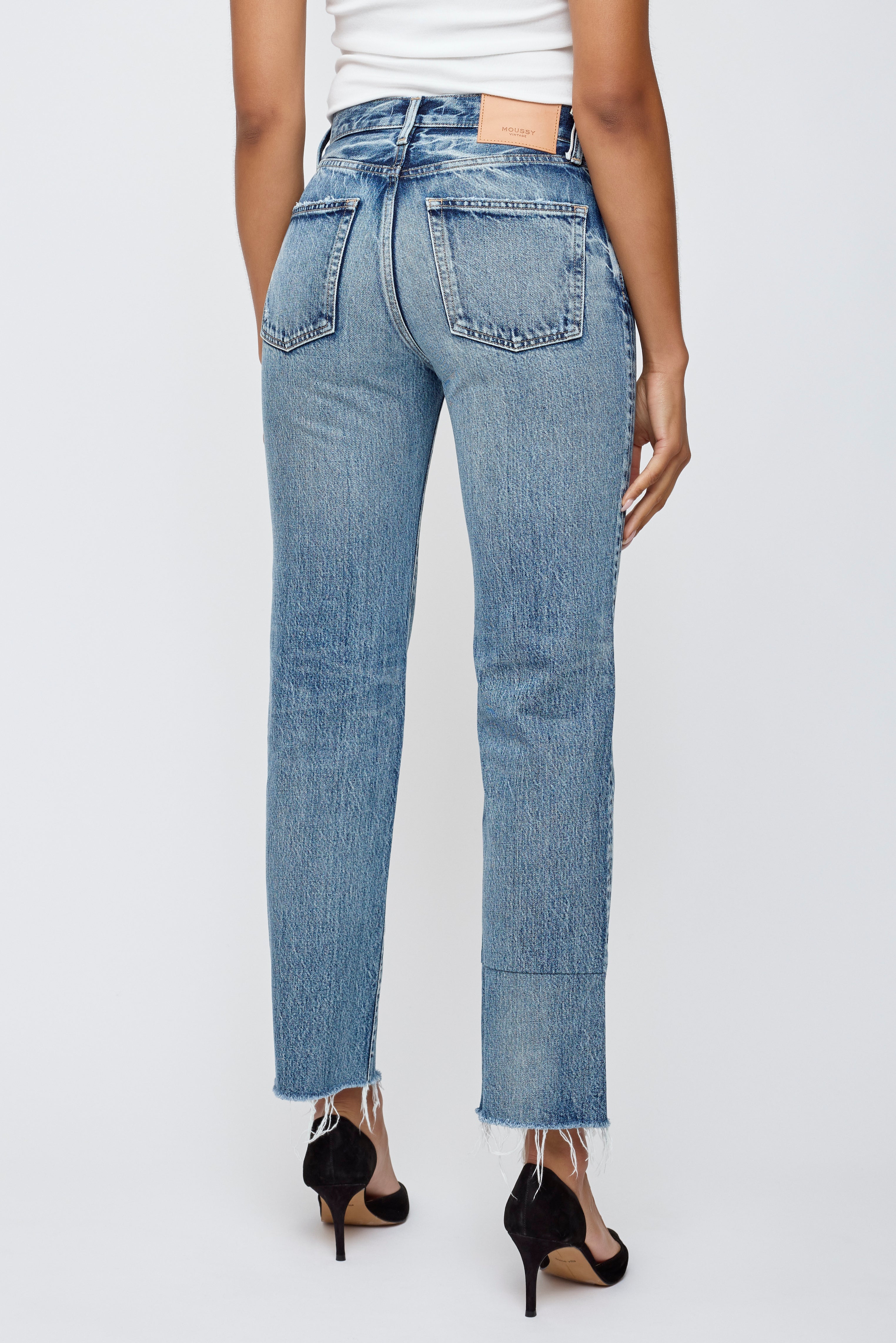 Straight - Clarksville – MOUSSY