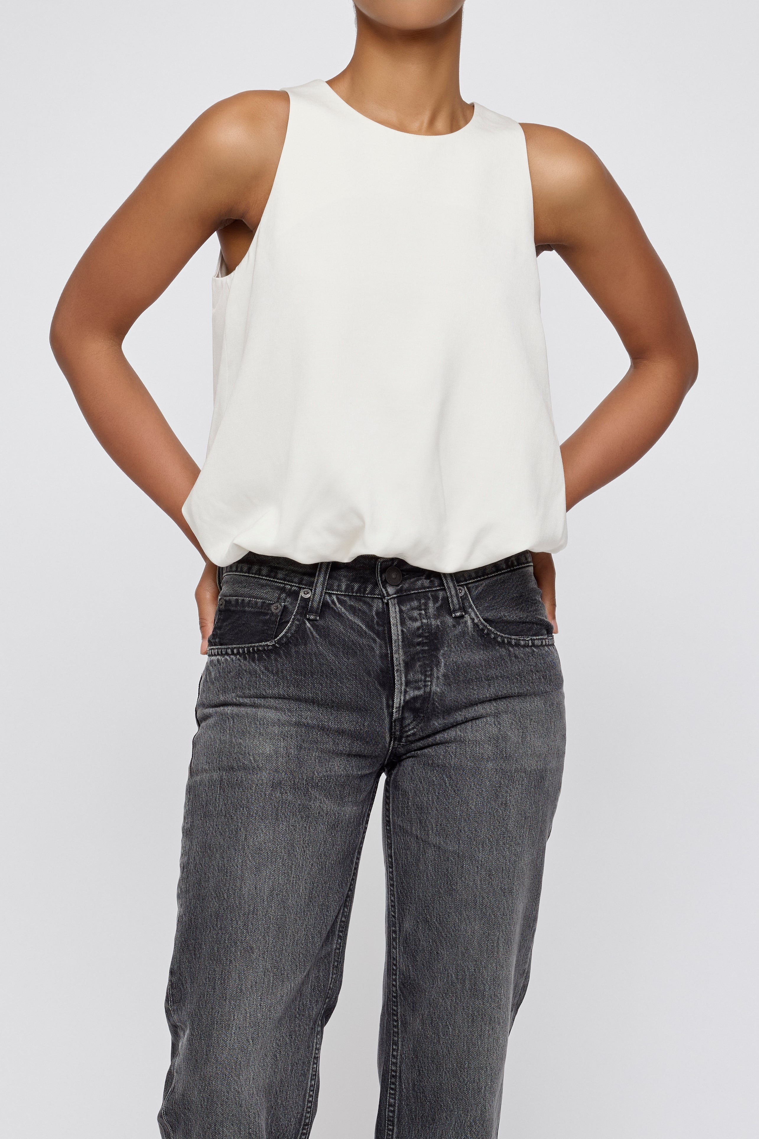 MV SCULPTED SATIN TOP Ivory / XS