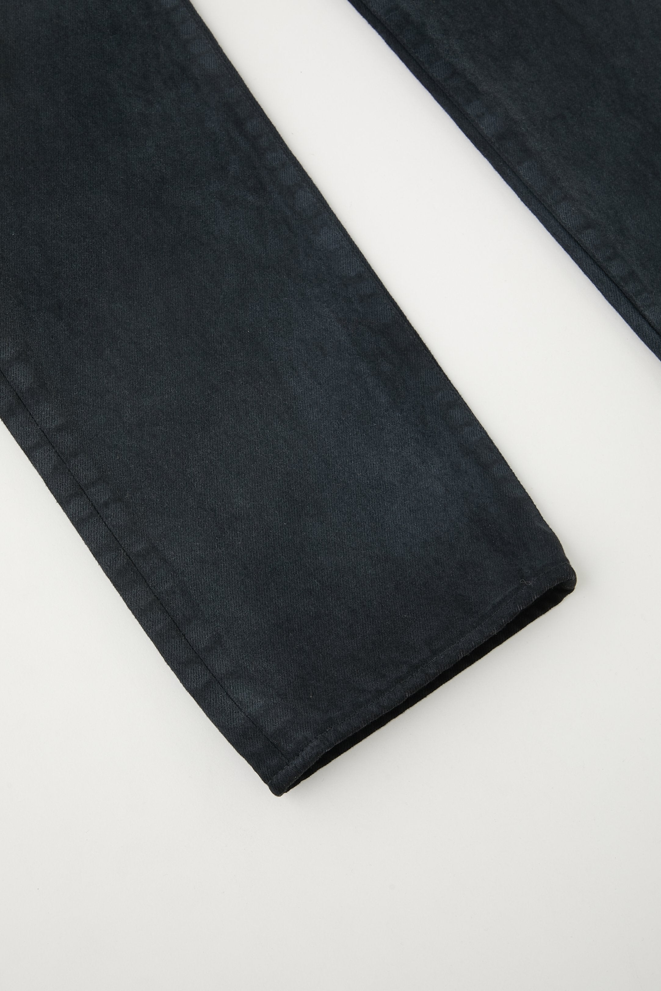 Banning Straight Black – MOUSSY