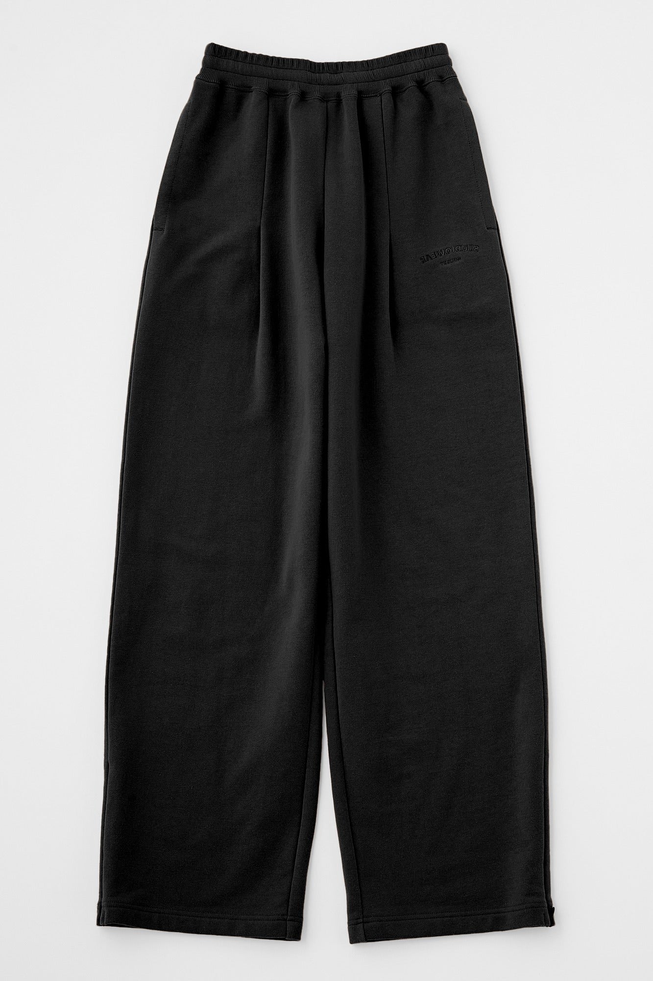 TUCK STRAIGHT PANTS